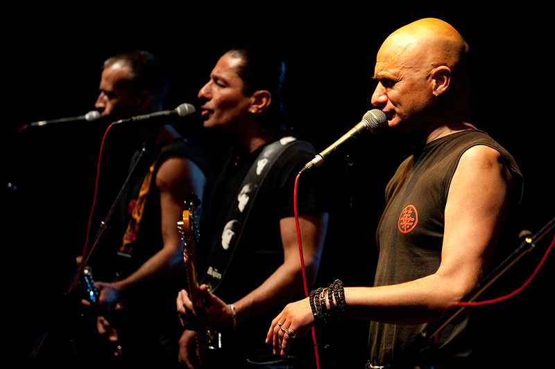 Petevelvet_Trio_Singing_music_016